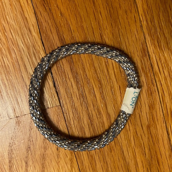 Blue Beaded Bracelet - Picture 3 of 3